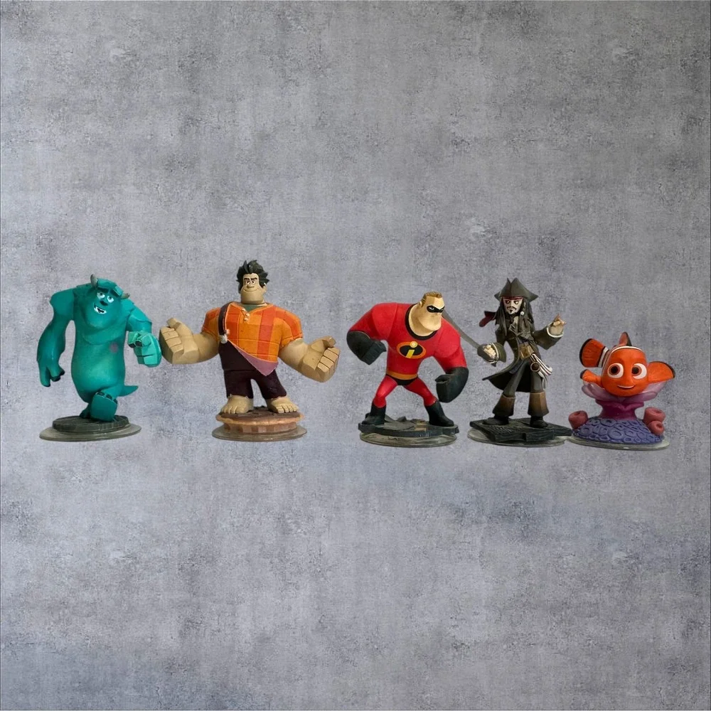 Disney Infinity 2.0 Wii U Game Lot 23 Figures Base Marvel Star‎ Wars Pixar Good
